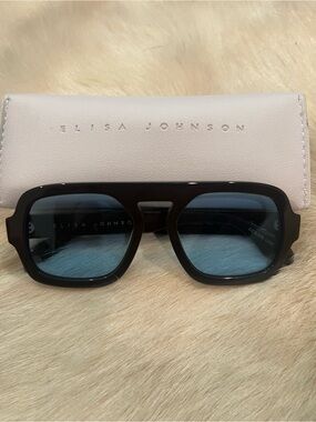 ELISA JOHNSON Jane in Dk Brown w/ Blue lenses
